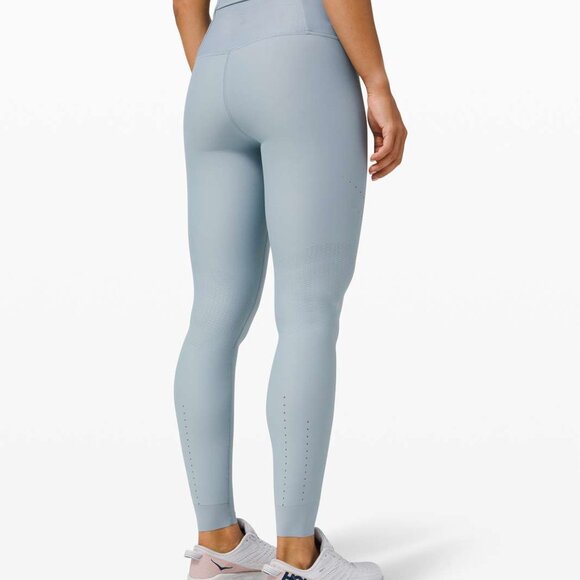 Lululemon zoned in tight with envelope pockets 27" - Picture 2 of 11